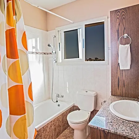 Imagine Your Family Renting A Luxury Holiday Close To Sotira's Main Attractions, Sotira 1304 *