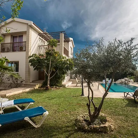Imagine Your Family Renting A Luxury Holiday Close To Sotira's Main Attractions, Sotira 1304 *