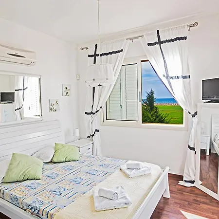 Villa Imagine Your Family Renting A Luxury Holiday Close To Sotira's Main Attractions, Sotira 1304